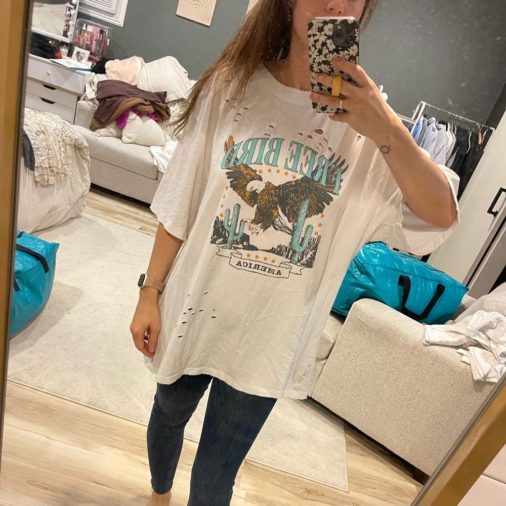 The Post Amber Graphic T-shirt Large